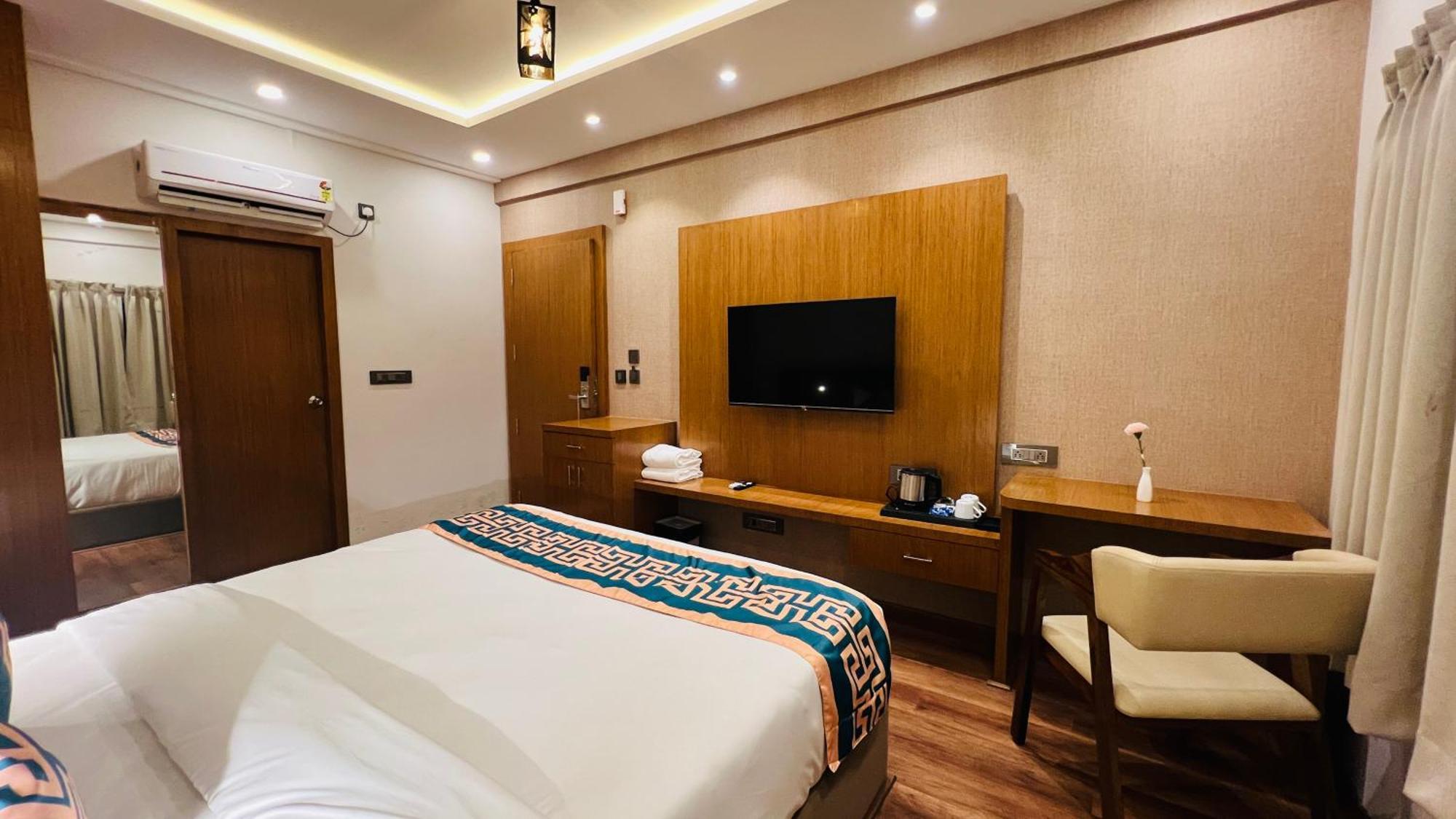 Hotel Aashraya Dod Jala Ngoại thất bức ảnh