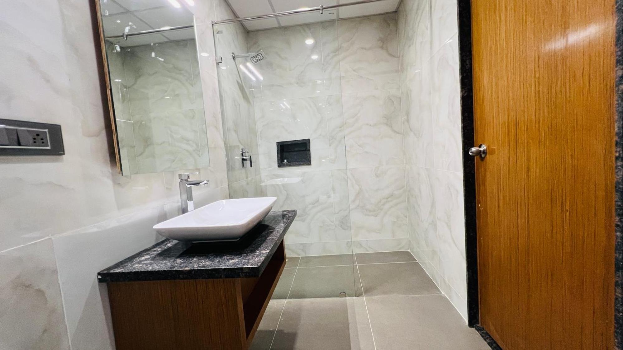 Hotel Aashraya Dod Jala Ngoại thất bức ảnh