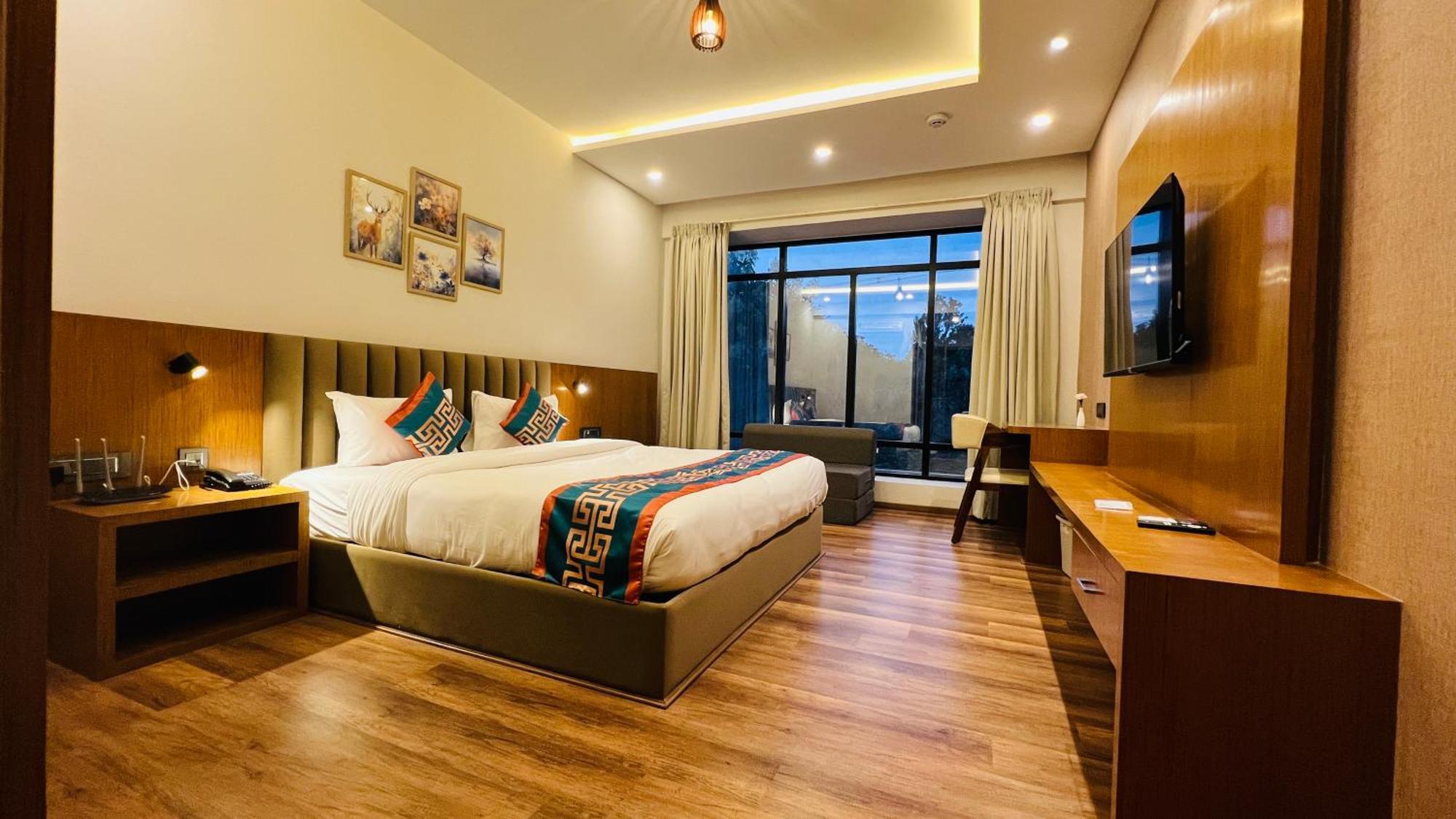 Hotel Aashraya Dod Jala Ngoại thất bức ảnh